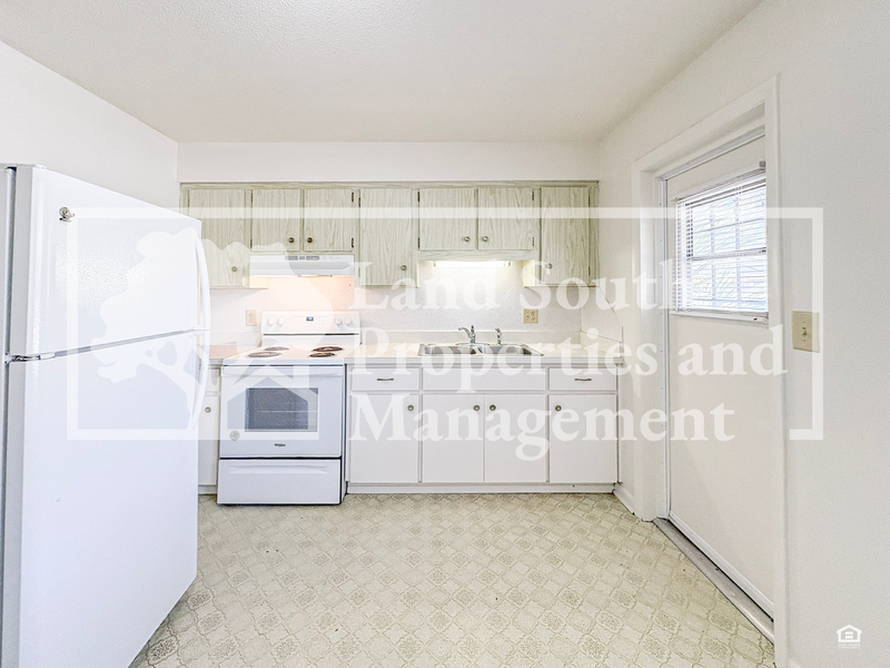 324 Ariana St - Photo 6 of 14