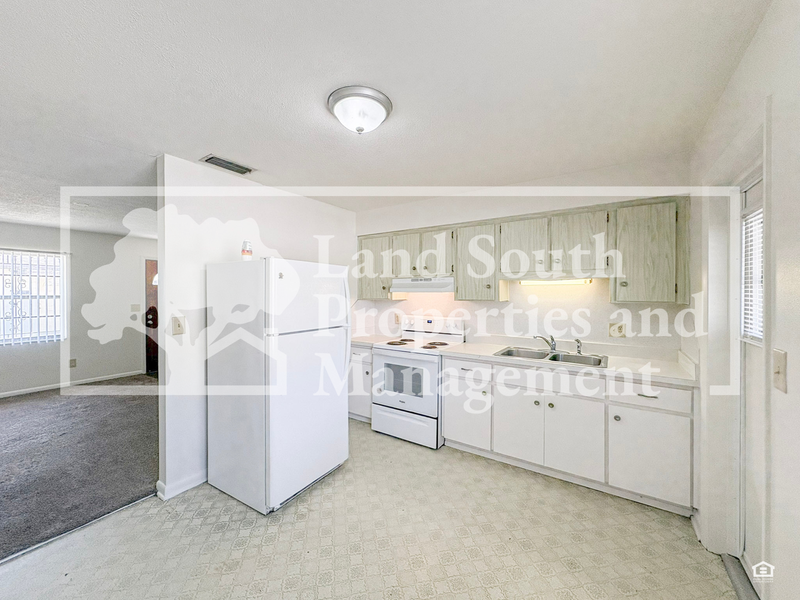 324 Ariana St - Photo 7 of 14