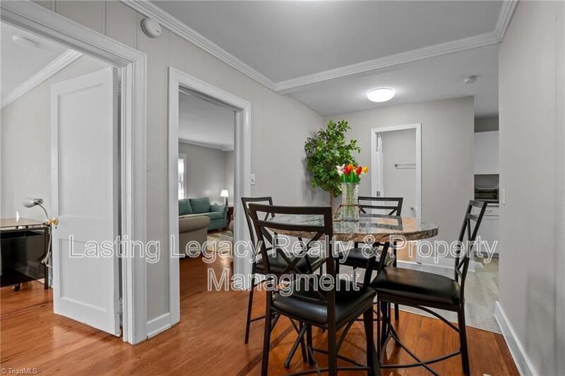 156 Rosedale Cir - Photo 2 of 6