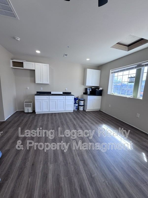 441 E Depot St - Photo 2 of 6