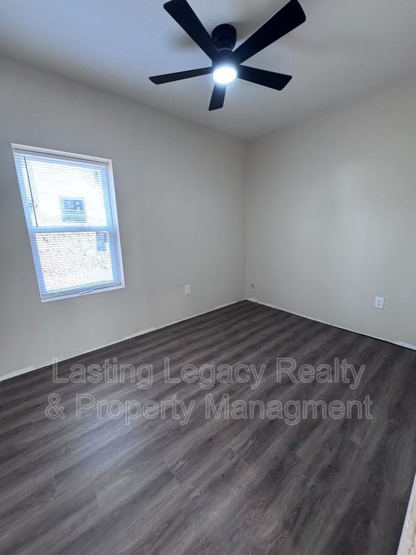 441 E Depot St - Photo 3 of 6