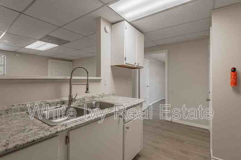 626 University Ave #G - Photo 2 of 13