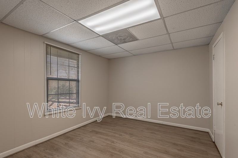 626 University Ave #G - Photo 3 of 13