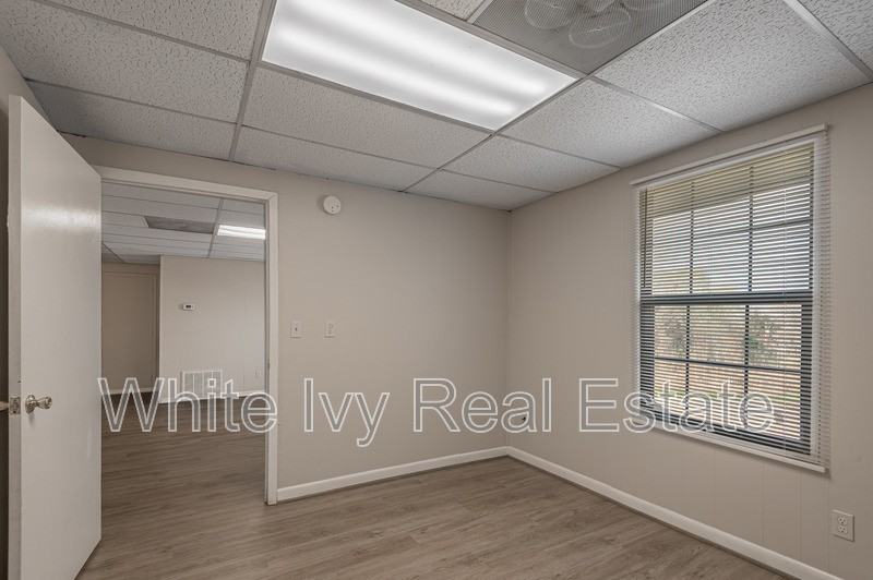 626 University Ave #G - Photo 4 of 13