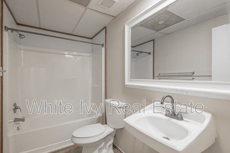 626 University Ave #G - Photo 6 of 13