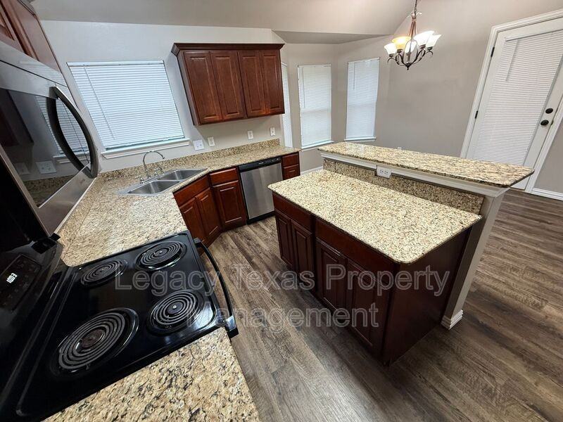 3802 Pine Cir - Photo 2 of 12