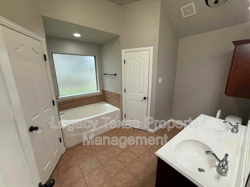 3802 Pine Cir - Photo 5 of 12