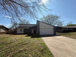 featured image of 801 W Vicksburg St