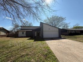 801 W Vicksburg St - Photo 1 of 1