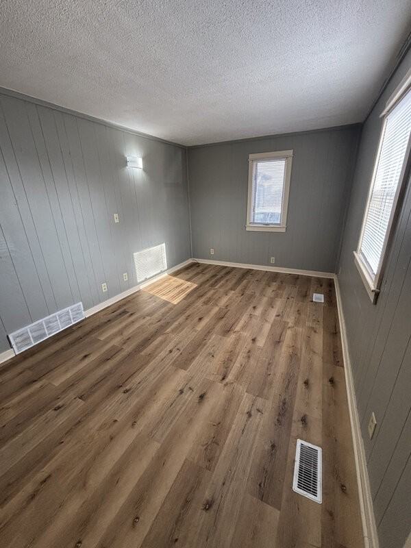 2221 N 31st St - Photo 3 of 11