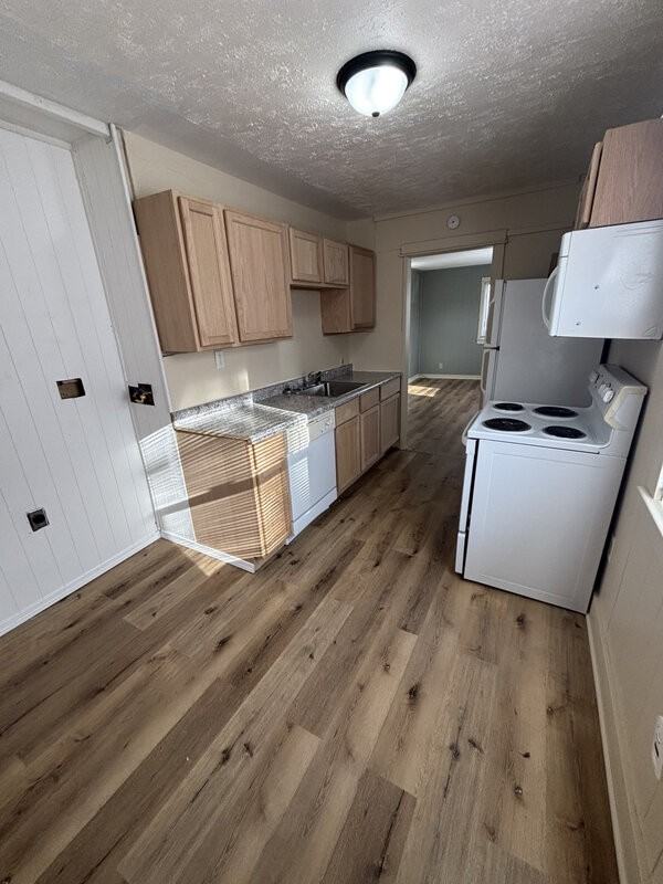 2221 N 31st St - Photo 6 of 11