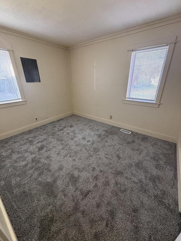 2221 N 31st St - Photo 7 of 11