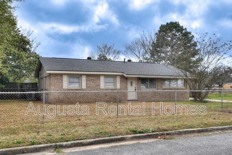 3330 Young Forest Dr - Photo 2 of 33