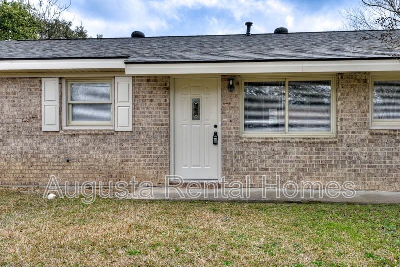 3330 Young Forest Dr - Photo 4 of 33