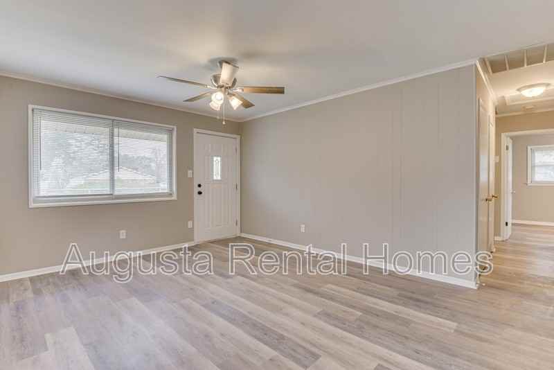3330 Young Forest Dr - Photo 5 of 33