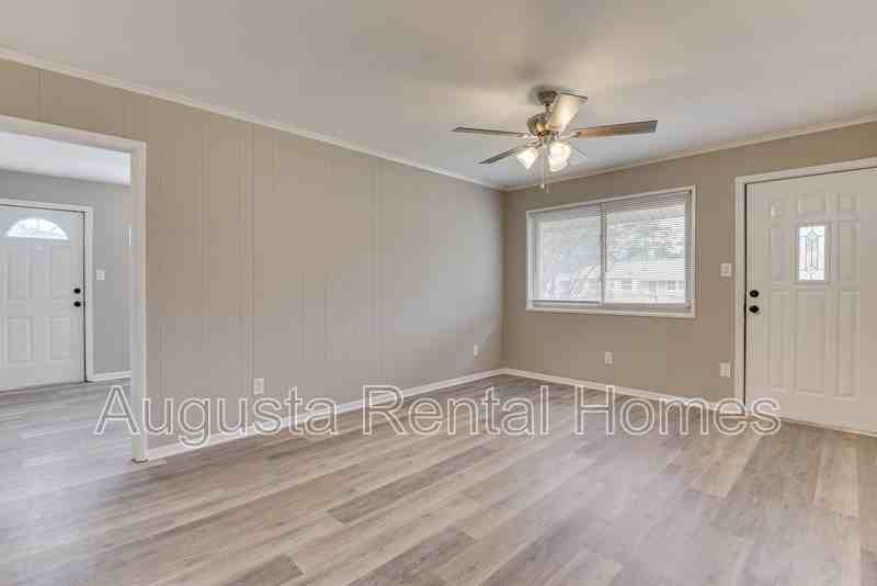 3330 Young Forest Dr - Photo 6 of 33