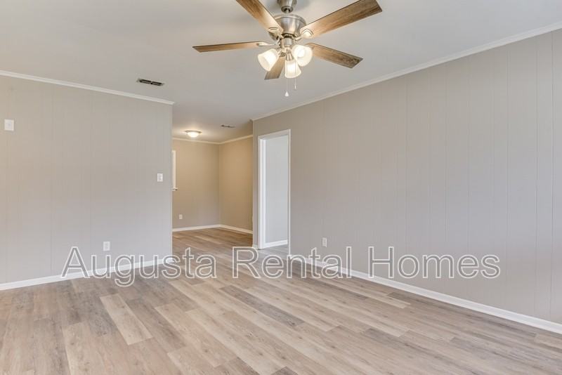 3330 Young Forest Dr - Photo 7 of 33