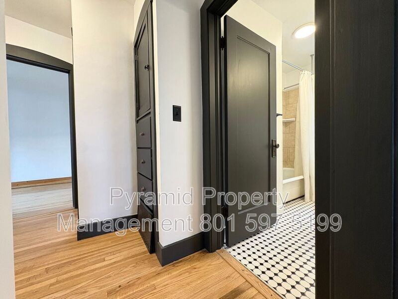 578 E St - Photo 6 of 28