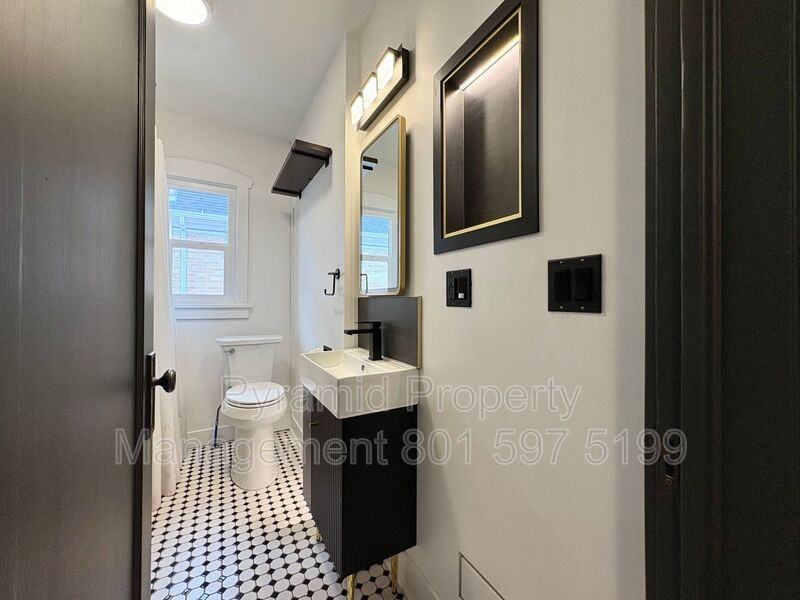 578 E St - Photo 7 of 28