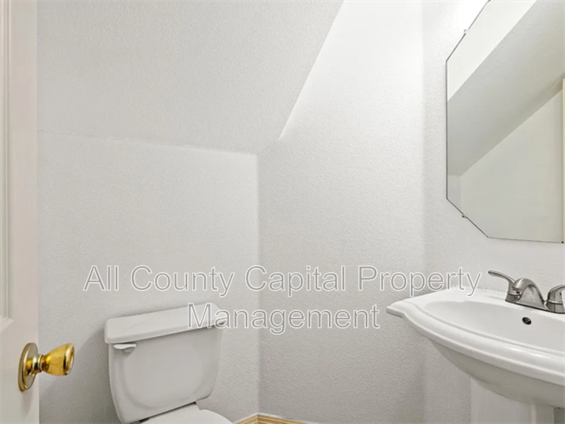 2200 N Shields Dr - Photo 3 of 17