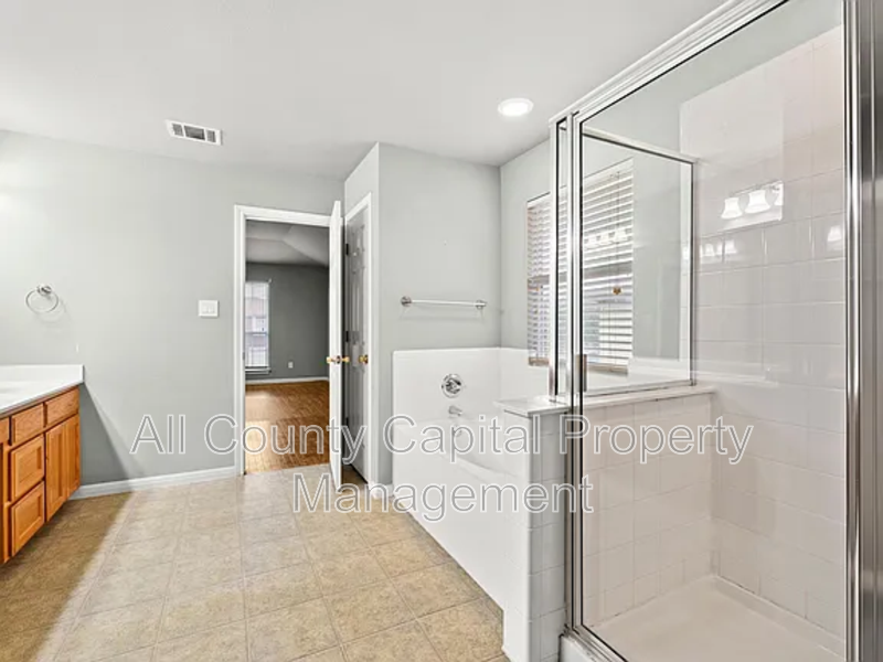 2200 N Shields Dr - Photo 6 of 17