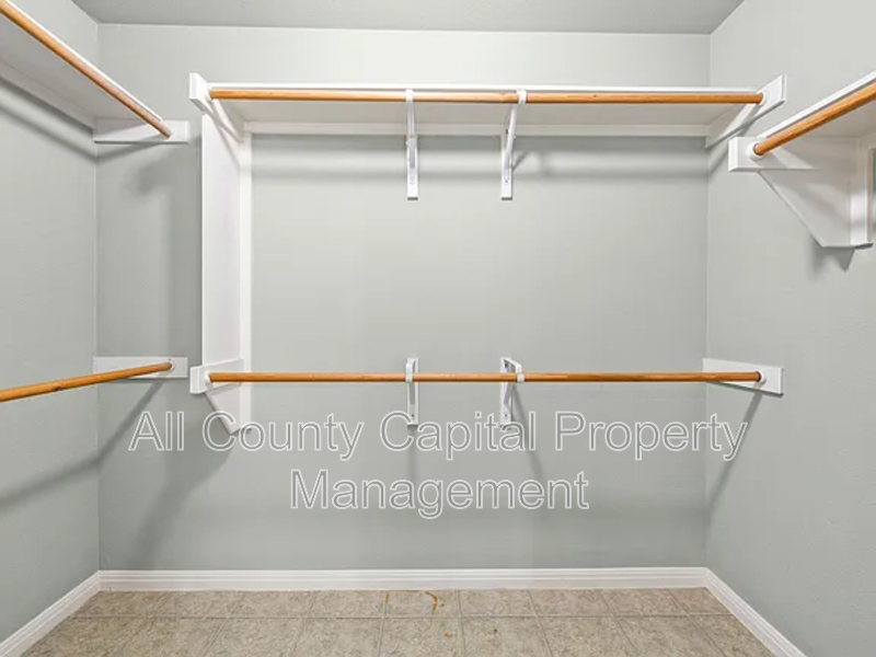 2200 N Shields Dr - Photo 7 of 17