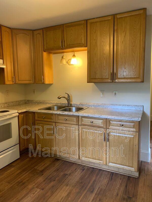 711 Locust St - Photo 7 of 20