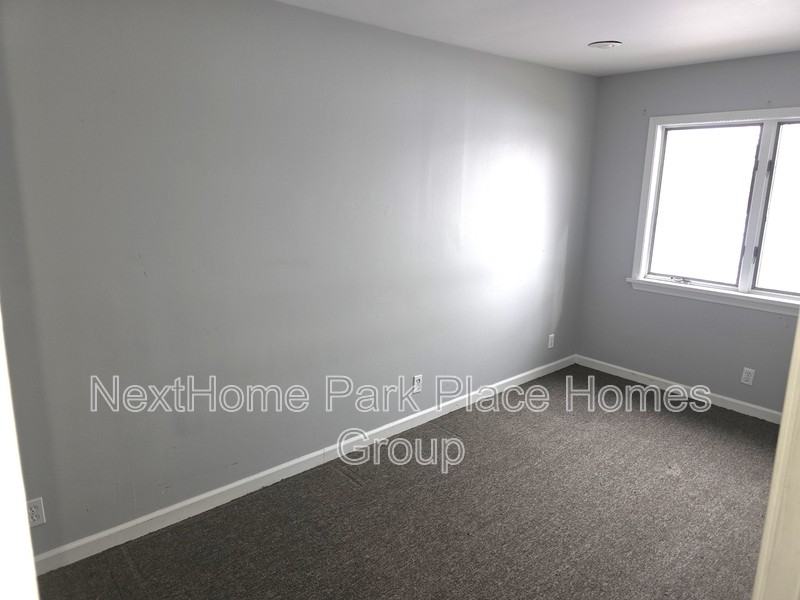 1007 Fournie St - Photo 4 of 7