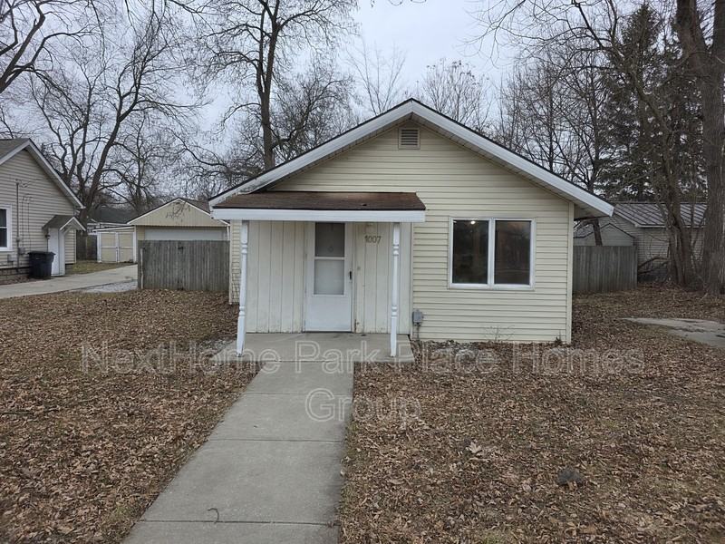 1007 Fournie St - Photo 7 of 7