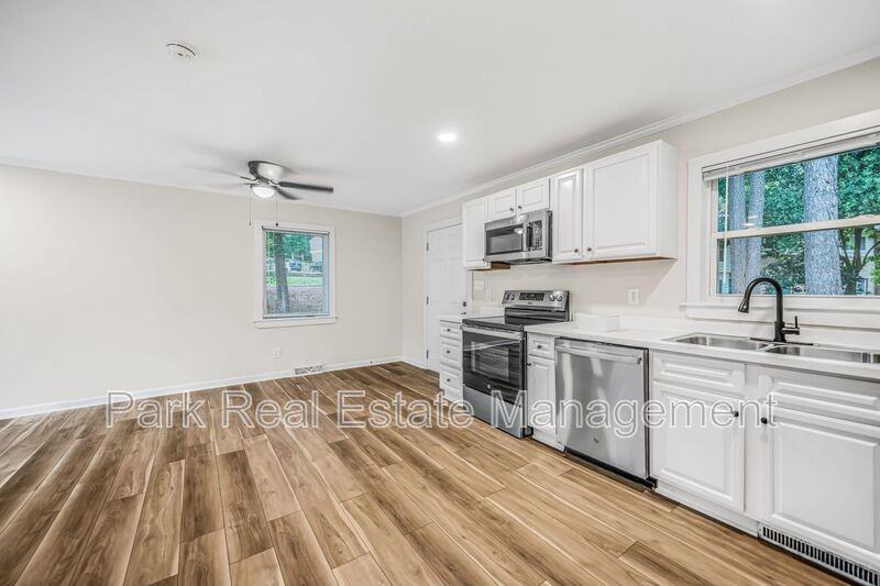 201 Howell St #600C - Photo 3 of 18