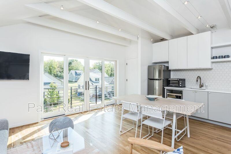 123 Idlewild Ave #301 - Photo 2 of 18