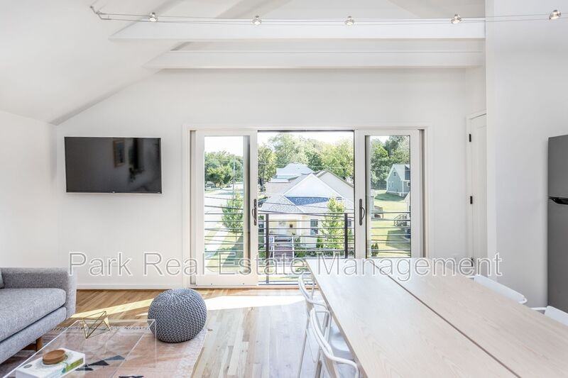 123 Idlewild Ave #301 - Photo 5 of 18