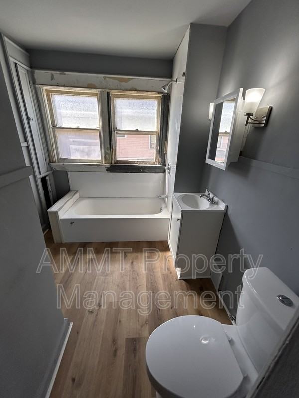 1534 3rd Ave Se - Photo 4 of 5