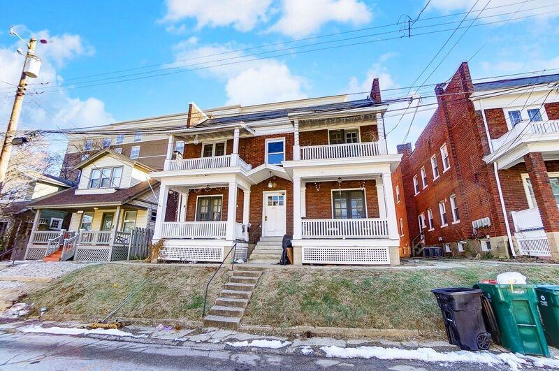 3636 Besuden Ct #3 - Photo 3 of 27