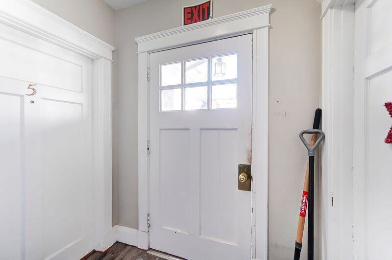 3636 Besuden Ct #3 - Photo 4 of 27