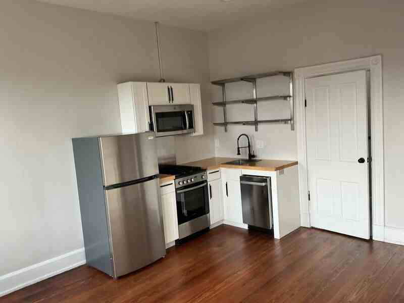 920 Washington Ave #5 - Photo 3 of 18