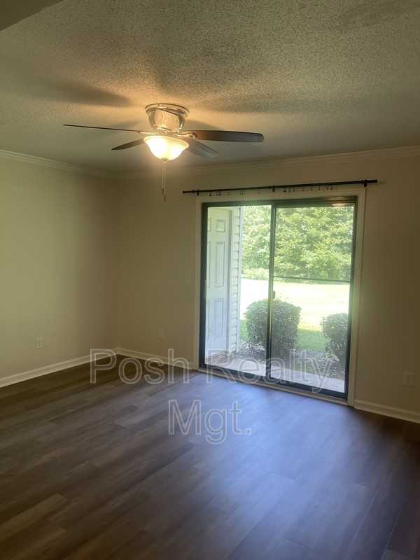 502 Mystic Dr - Photo 4 of 11