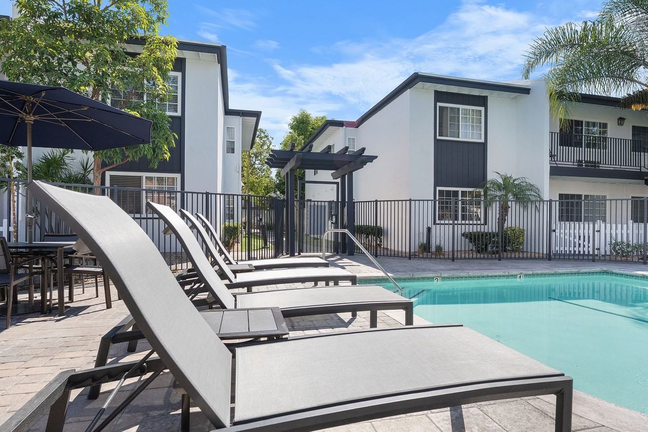 Twin Pines Apartments - Photo 3 of 39