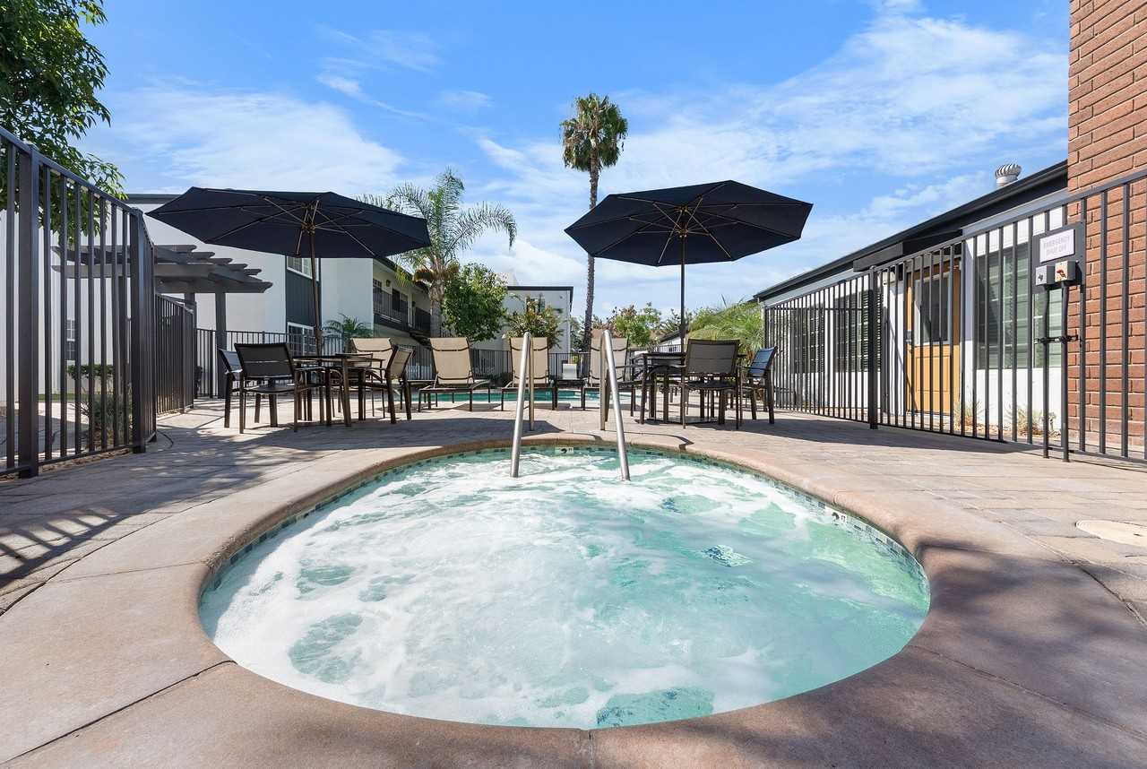 Twin Pines Apartments - Photo 4 of 39