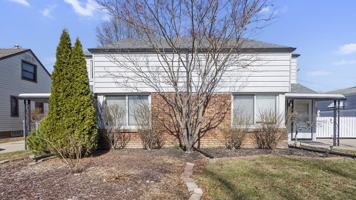 featured image of 2116 Michigan Blvd