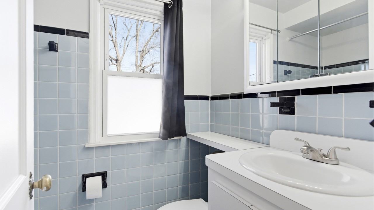 2116 Michigan Blvd. *EPM* - Photo 4 of 15