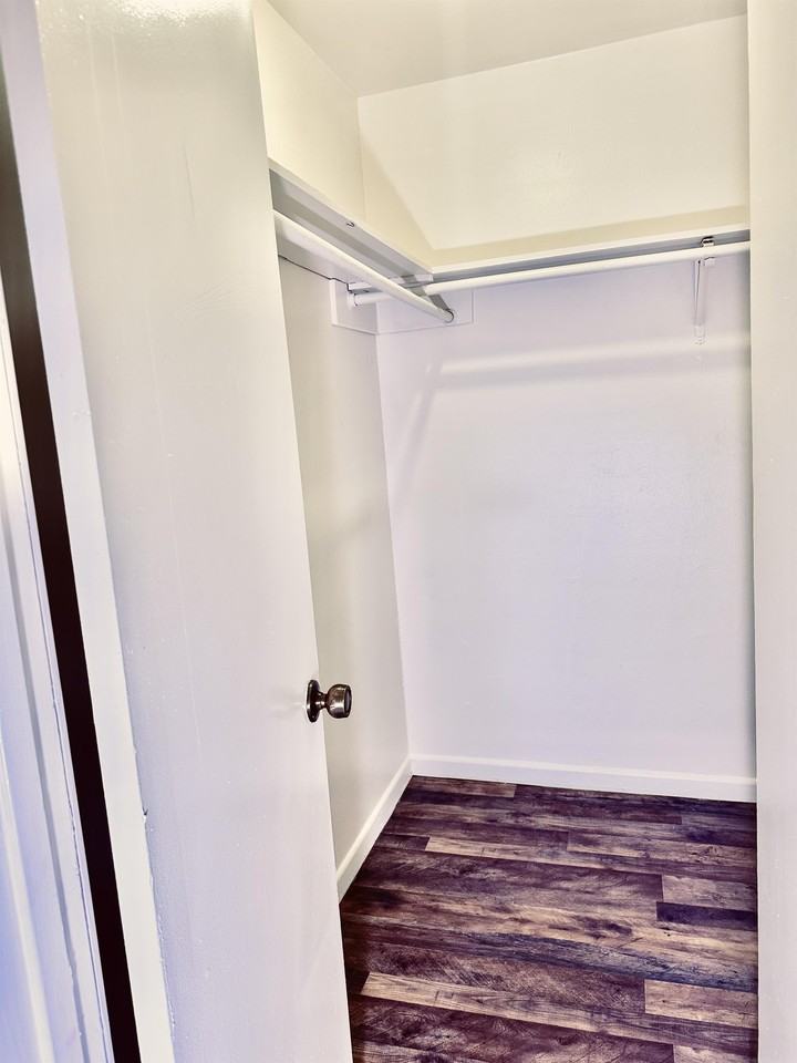 703 North Gilmer St. - Photo 6 of 45