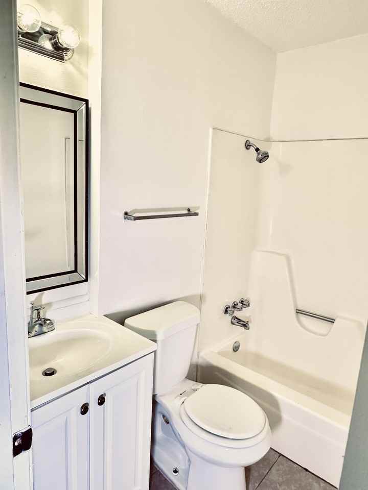 703 North Gilmer St. - Photo 7 of 45