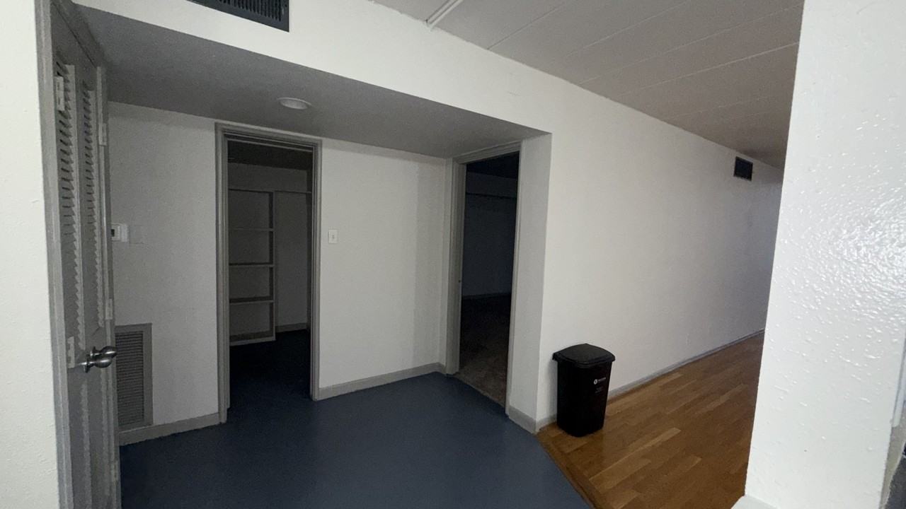 Memorial (5400) - Photo 4 of 50