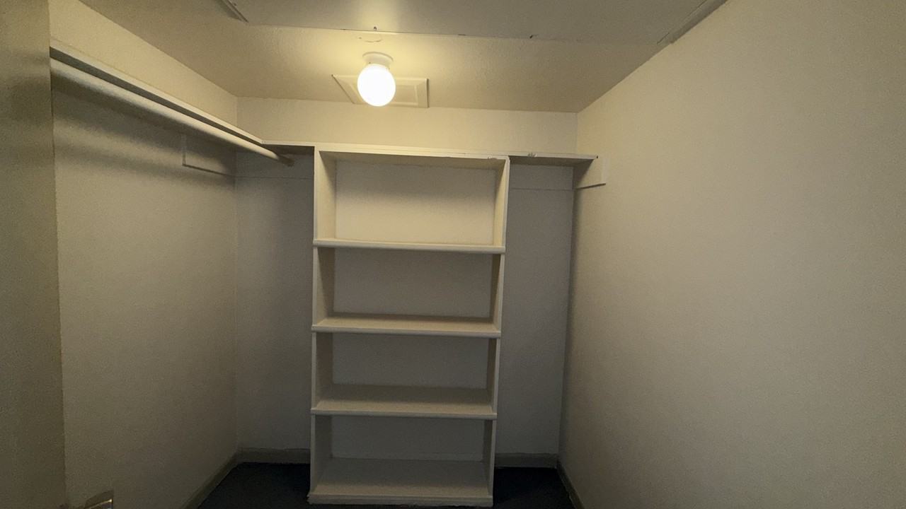 Memorial (5400) - Photo 6 of 50