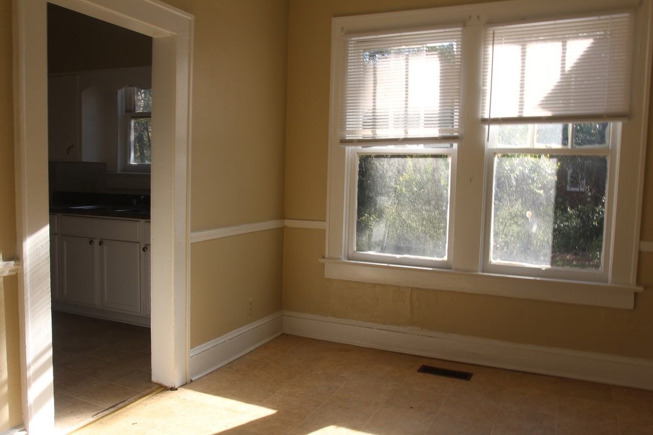 Society Avenue 827 West - Photo 7 of 9