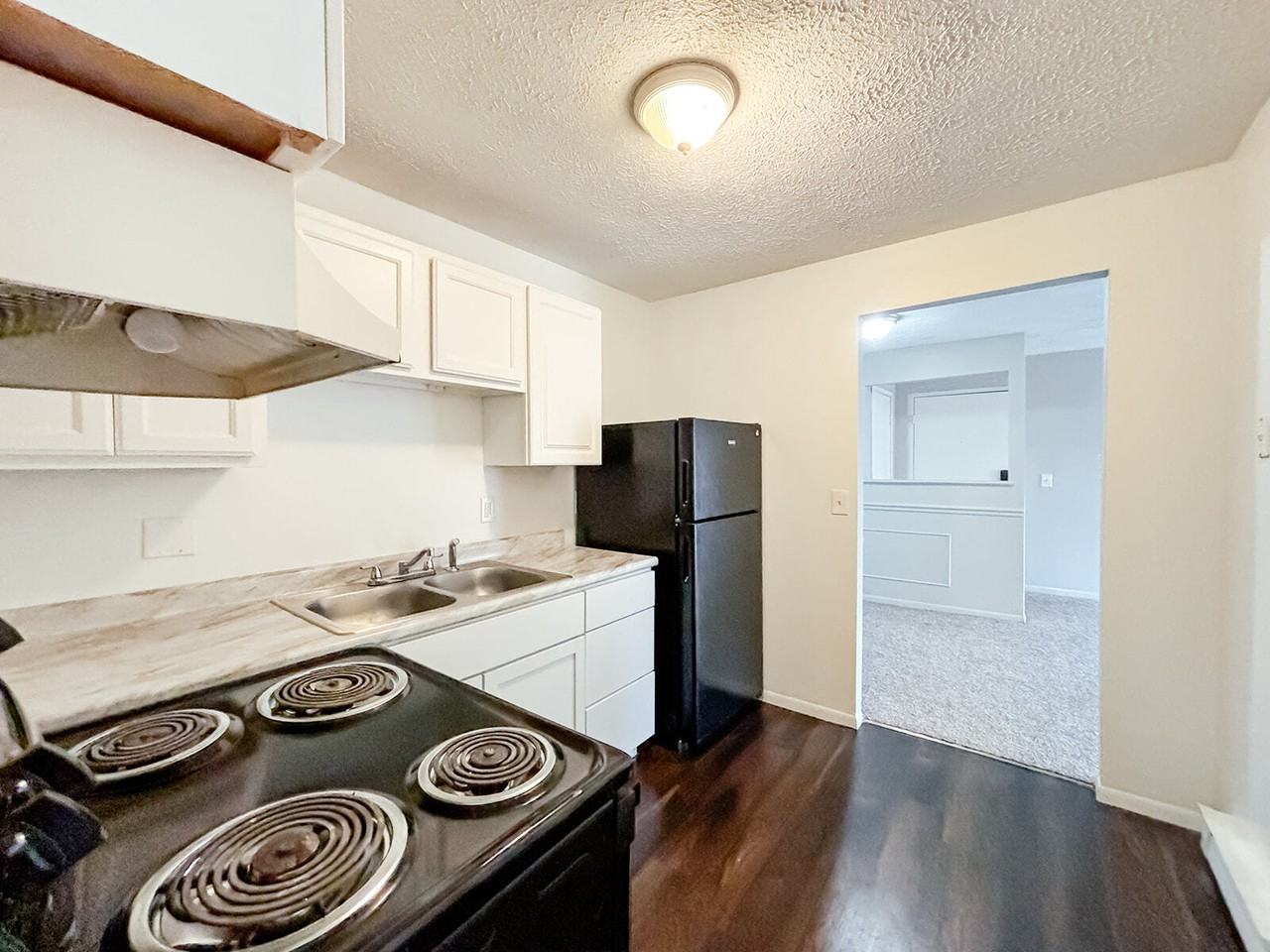 2850 Harrison Avenue - Photo 3 of 10
