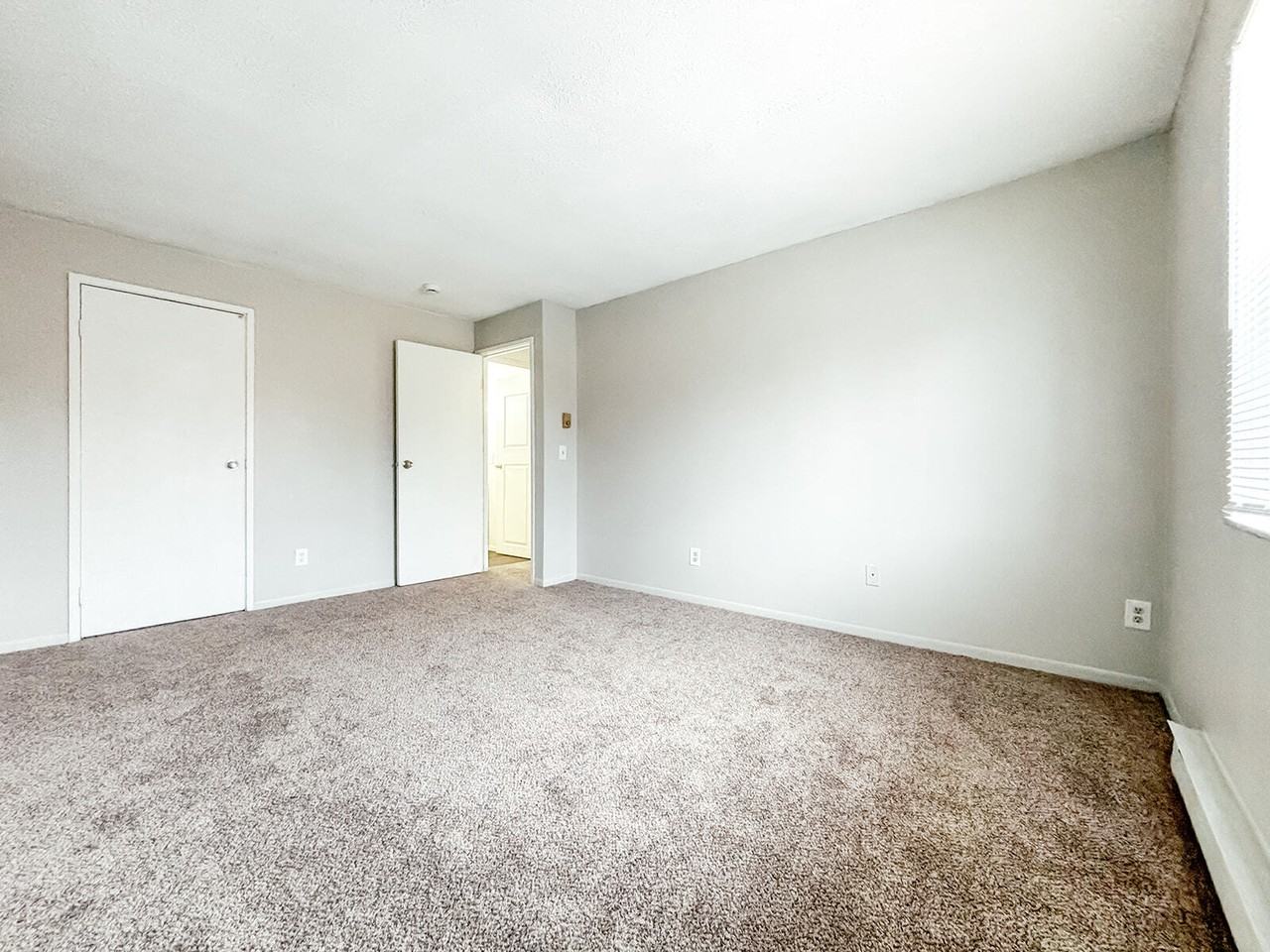 2850 Harrison Avenue - Photo 6 of 10