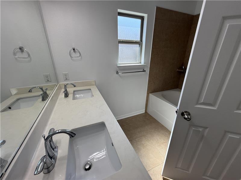 531 Parkfield Ln - Photo 3 of 11