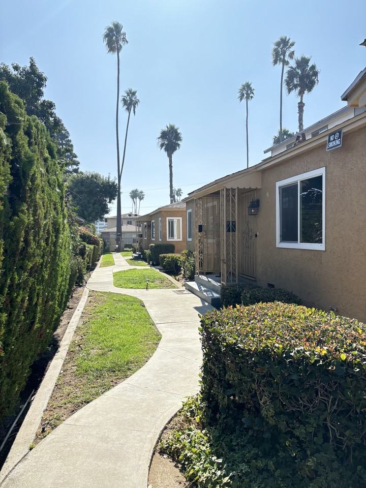 625 E. 97th STREET - Photo 6 of 9